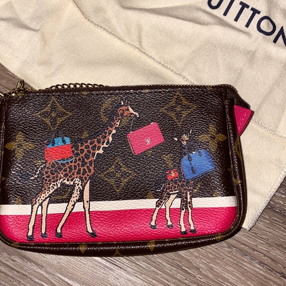 Louis Vuitton mini Pochette limited edition Giraffe 🦒 - Picture 10 of 14